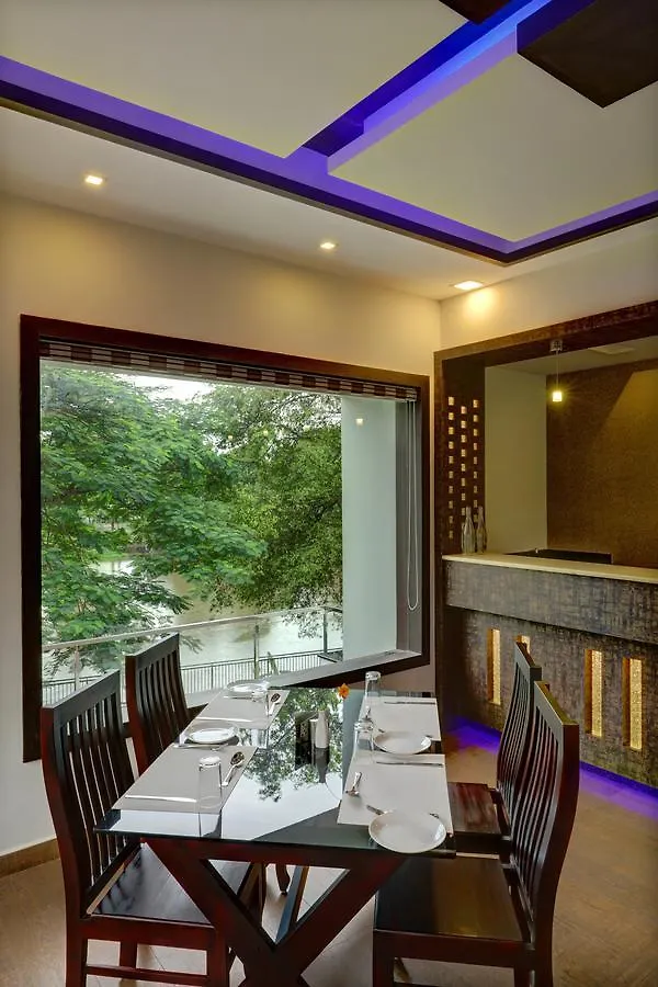 Nadhiyoram River Retreat Kochi 4*,